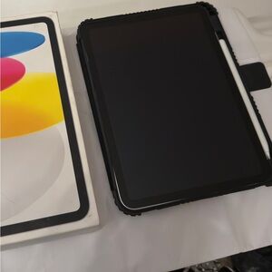 iPad Apple 10th Generation with Extras